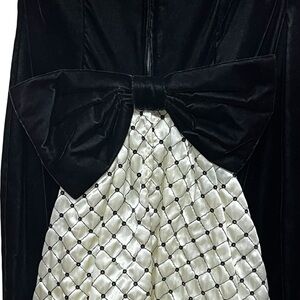 Jessica McClintock Gunne Sax Black Velvet Dress With Bow in Back Small ?